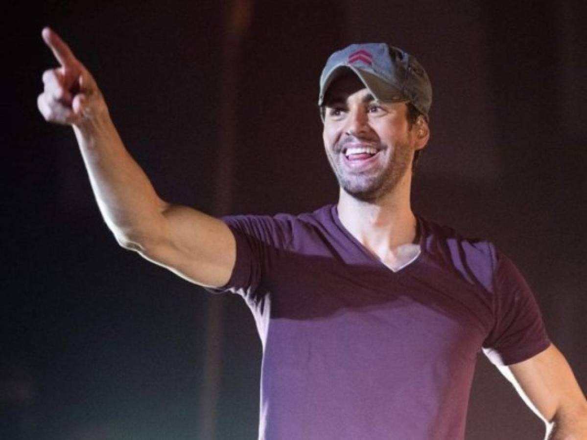 Enrique Iglesias revela detalles de la 'fiesta más loca' a la que asistió en la mansión Playboy