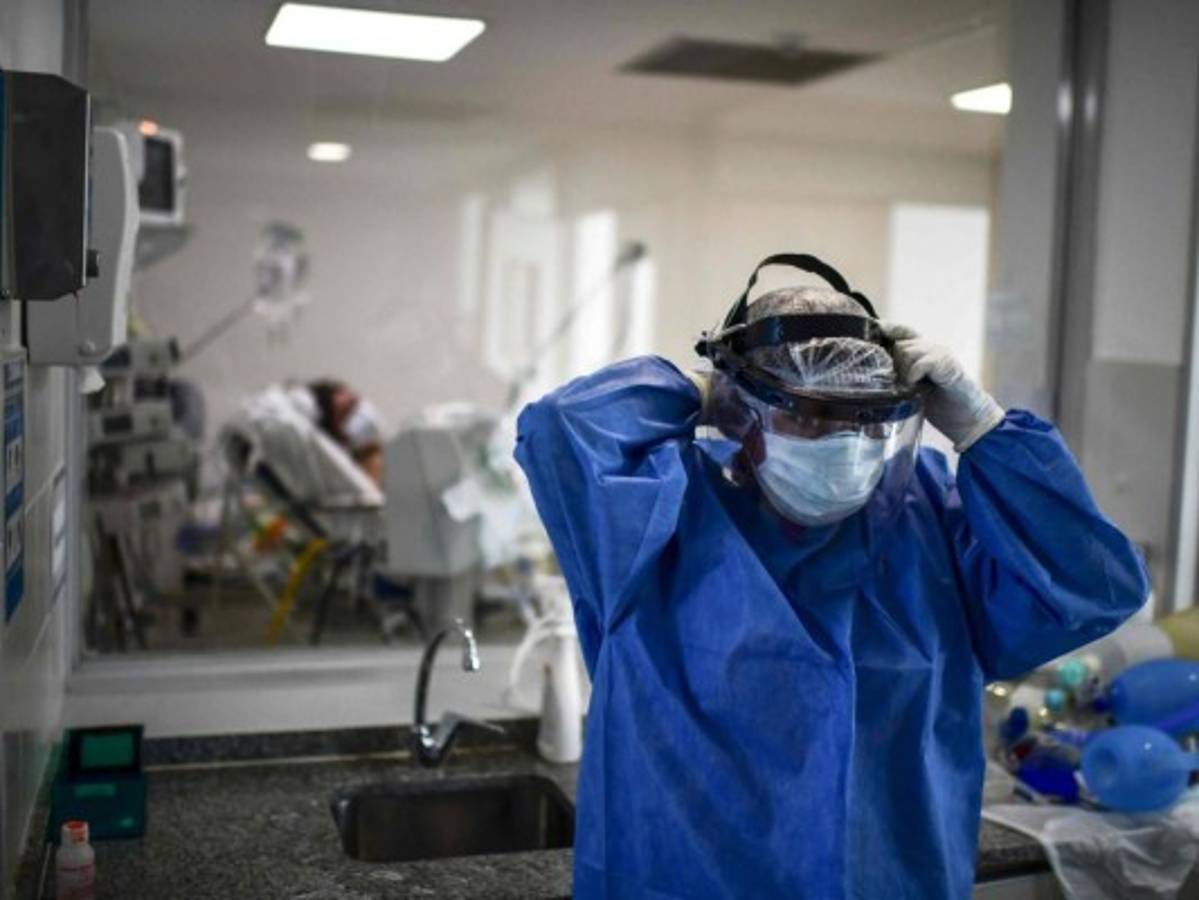 Más de 957,000 muertos por el covid-19 en el mundo y 30,8 millones de contaminados