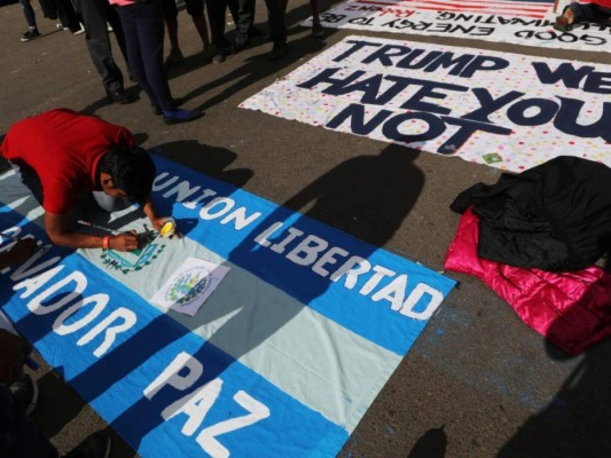 Desesperados, centroamericanos reclaman desde México ser recibidos por EEUU
