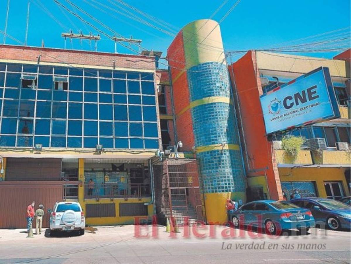 El CNE deberá de remitir contratos suscritos al Tribunal de Cuentas