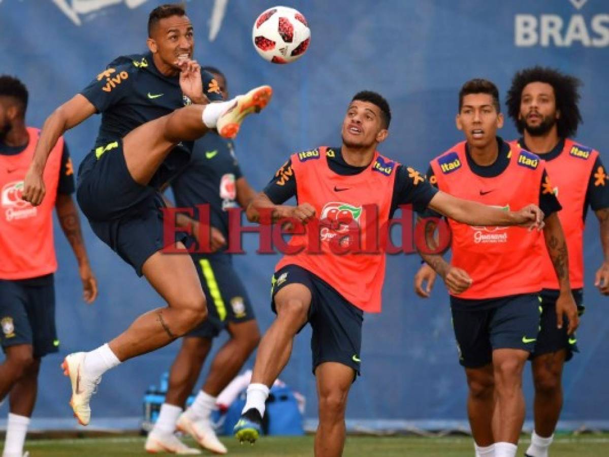 Lateral brasileño Danilo se lesiona en el tobillo y está fuera del Mundial Rusia 2018