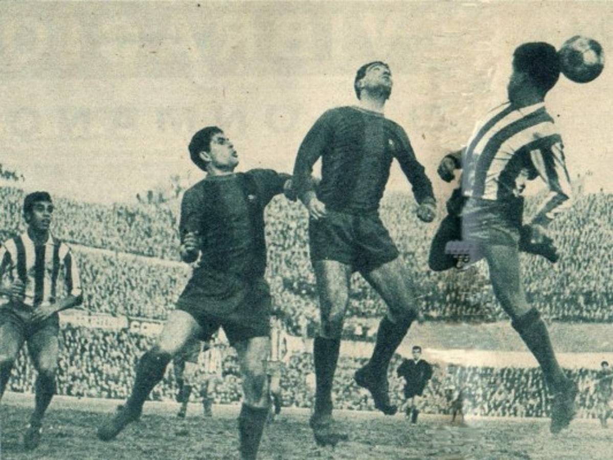 Cardona en un partido ante el Barcelona por la Liga. Foto: Colchonero.com