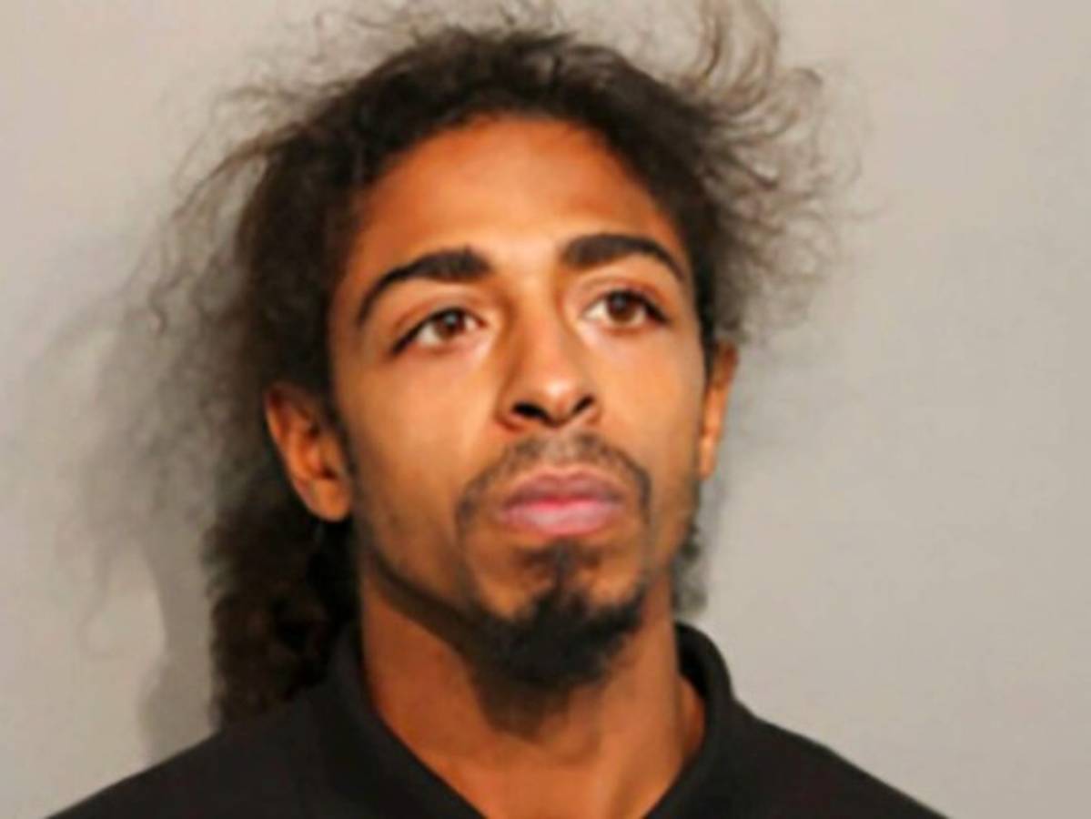 Hombre mata a 3 y hiere a 4 en serie de tiroteos en Chicago  