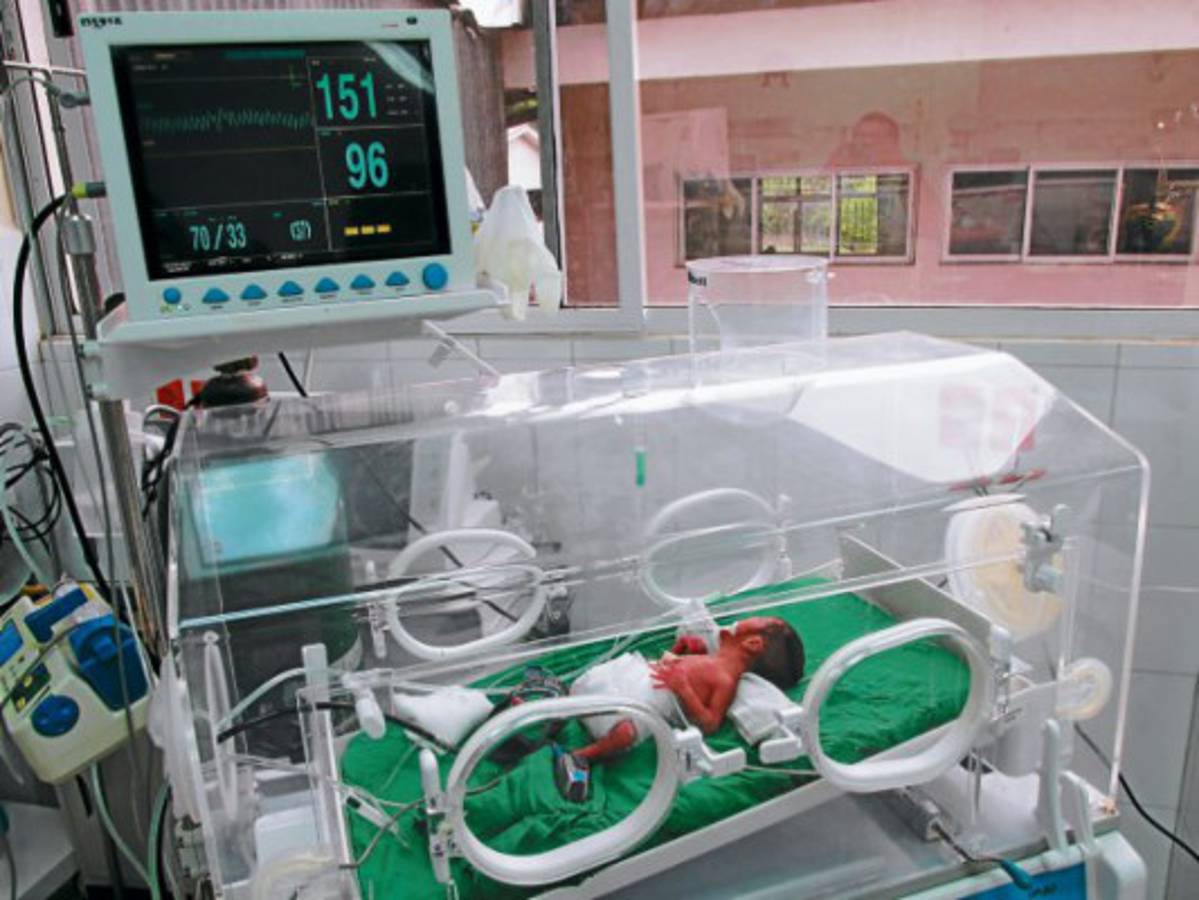 Prometen ayudar a Emily Milagro desde el exterior