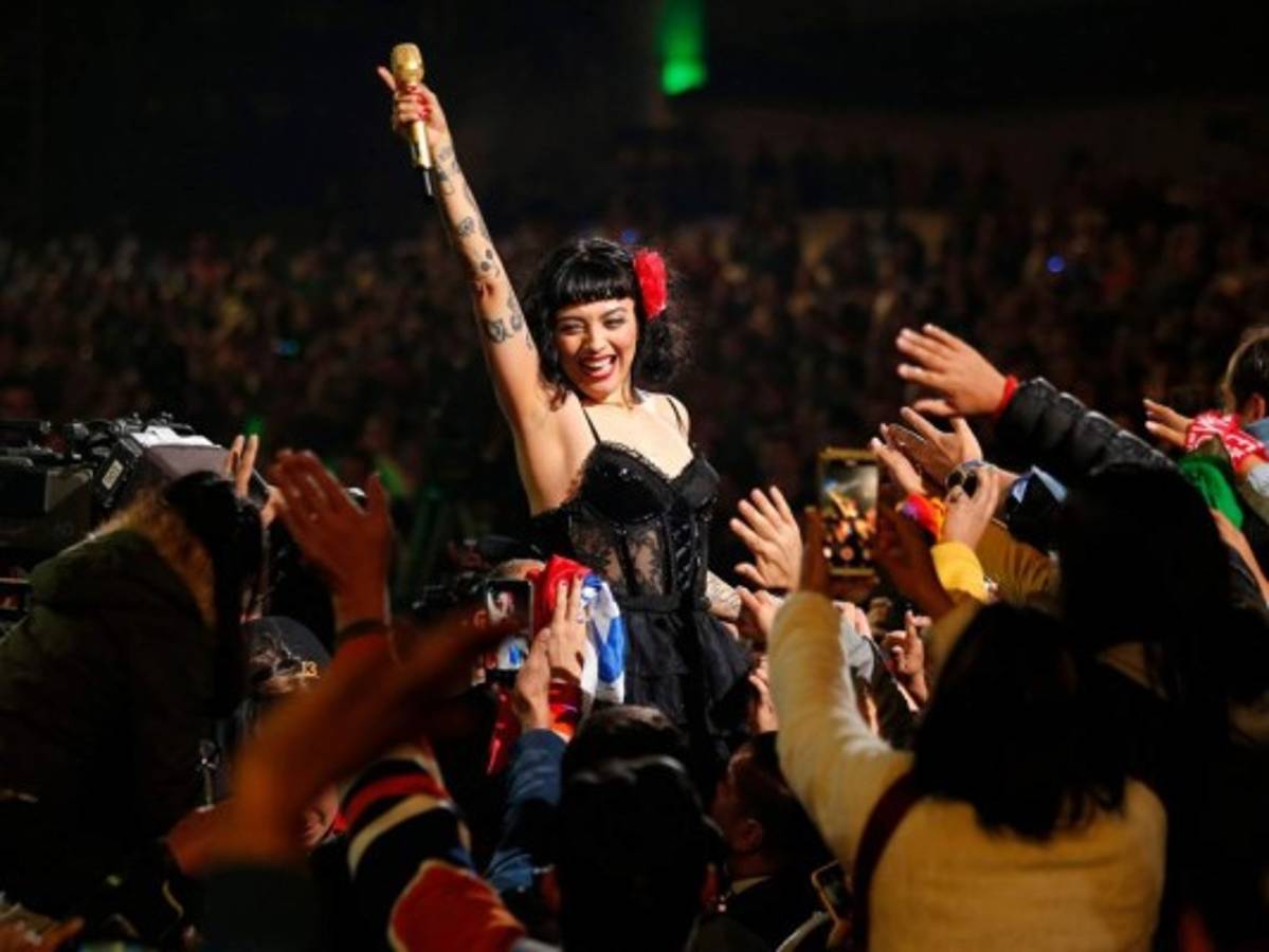 Polémico show de la chilena Mon Laferte en el festival de Viña del Mar