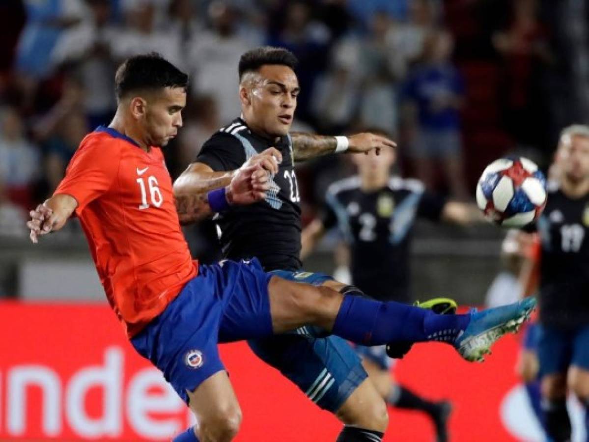 Argentina y Chile empatan 0-0 en friccionado amistoso  