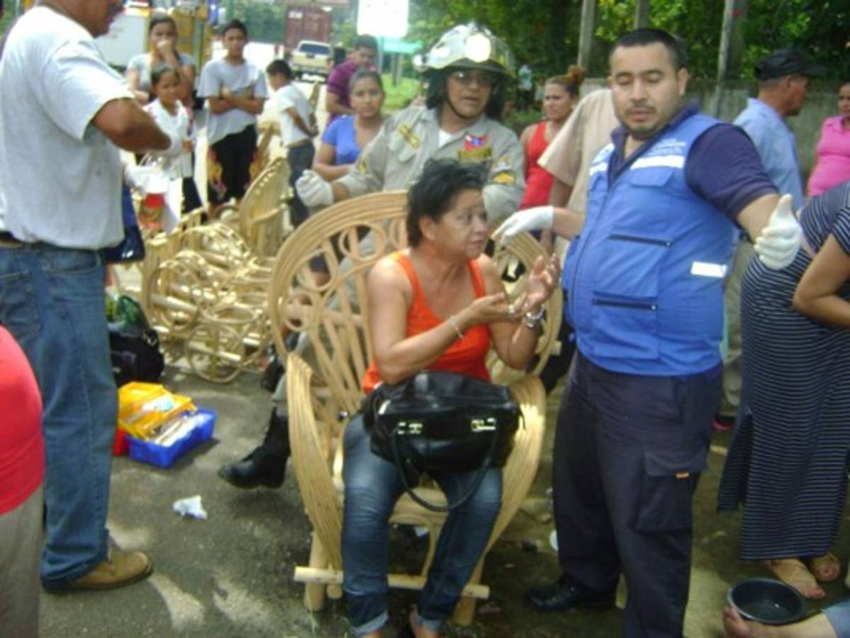 Accidente en Santa Cruz de Yojoa deja unos 15 heridos