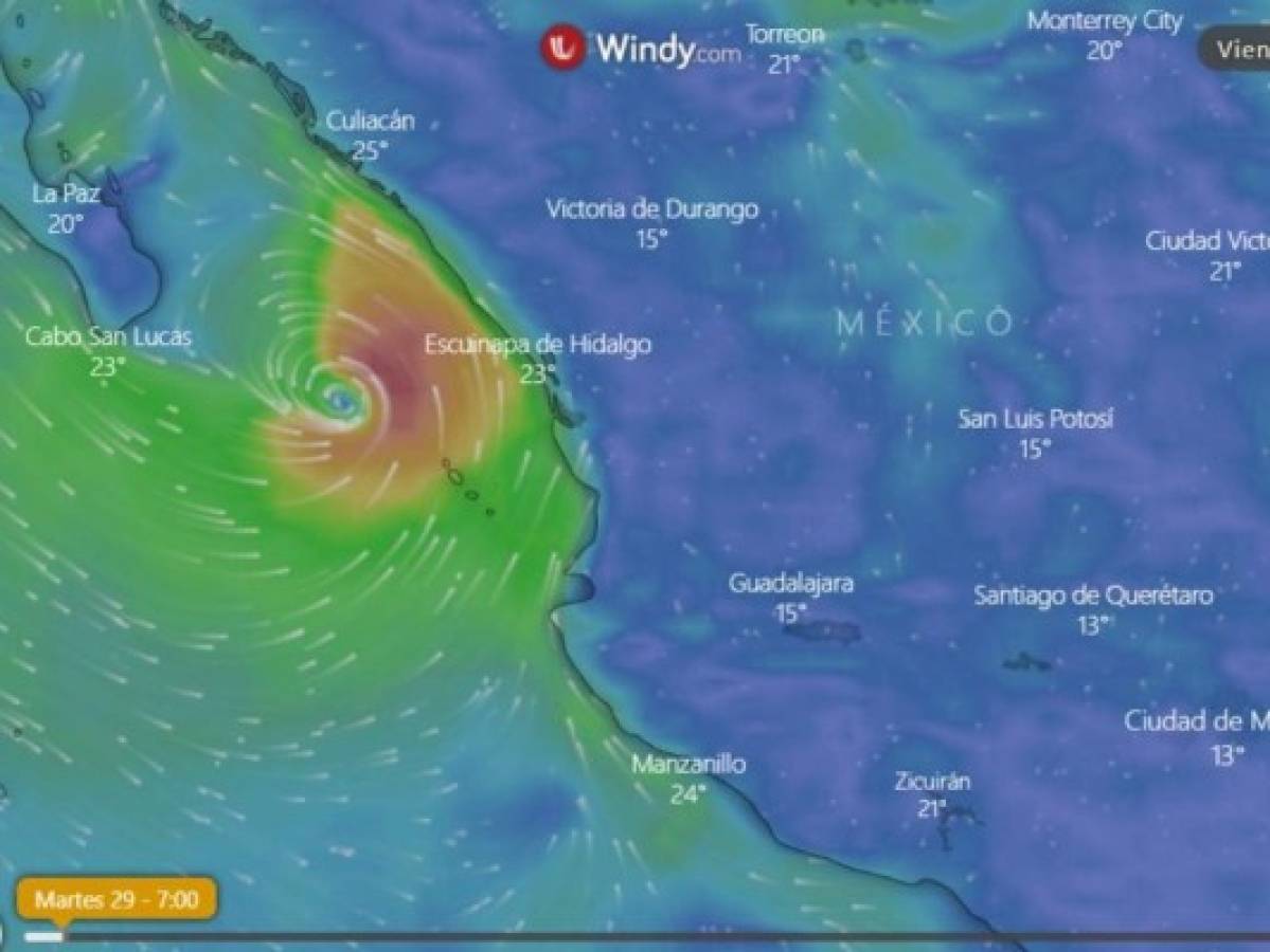 La tormenta Enrique se debilita rumbo a Baja California