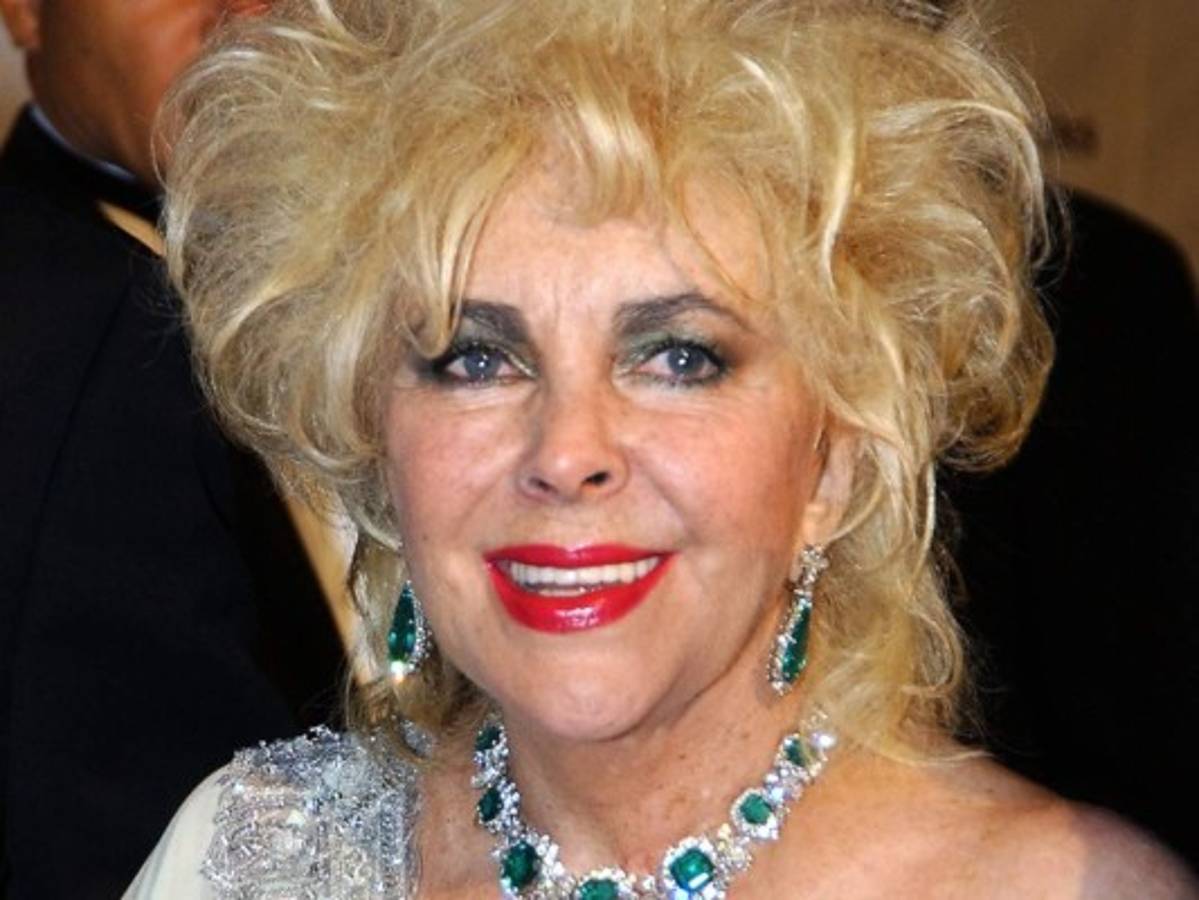 Rematarán atuendos y objetos de Elizabeth Taylor, recuerdos de tiempos de glamour