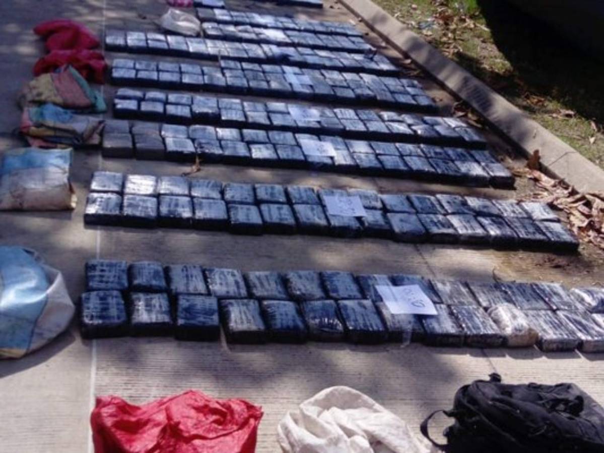 Más 532 kilos de droga fue lo decomisado en una lancha frente a costas de Colón