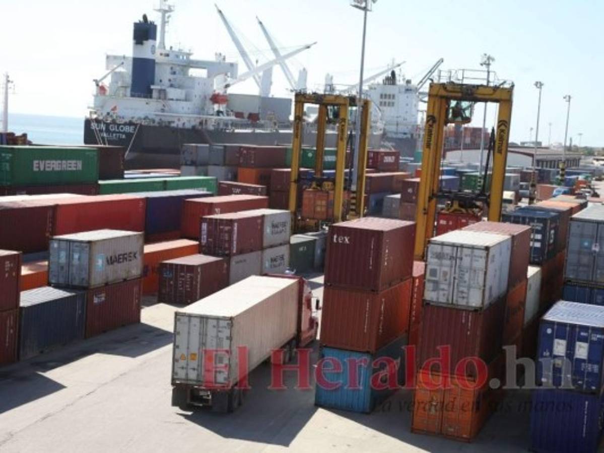 Revisarán impuestos para evitar alza a los productos importados