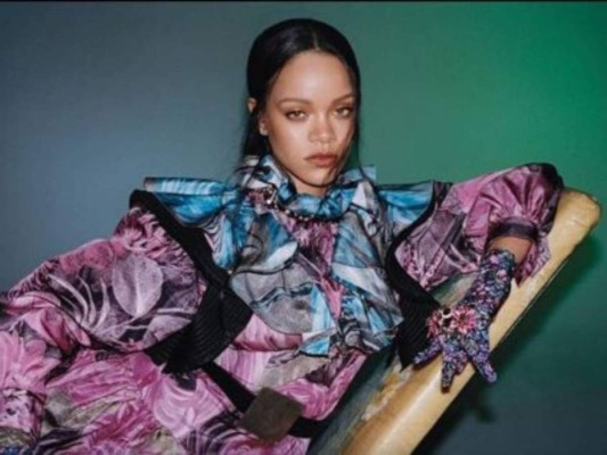 Rihanna publica su primer selfie de 2020 sin una gota de maquillaje