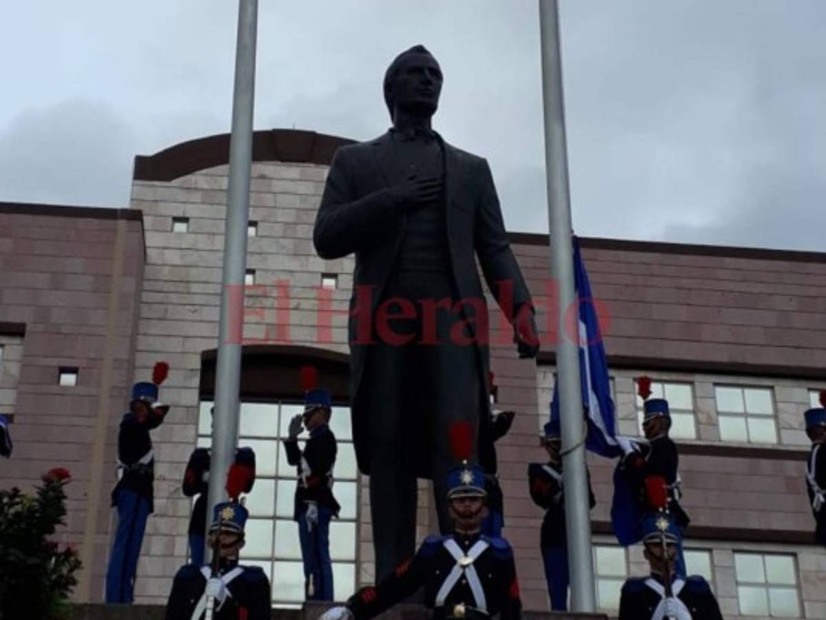 Así iniciaron las fiestas del 197 aniversario de Independencia