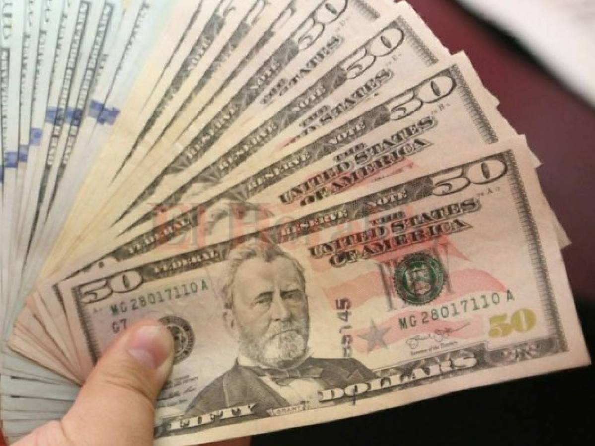 El precio de venta del dólar alcanza la barrera de los 24 lempiras