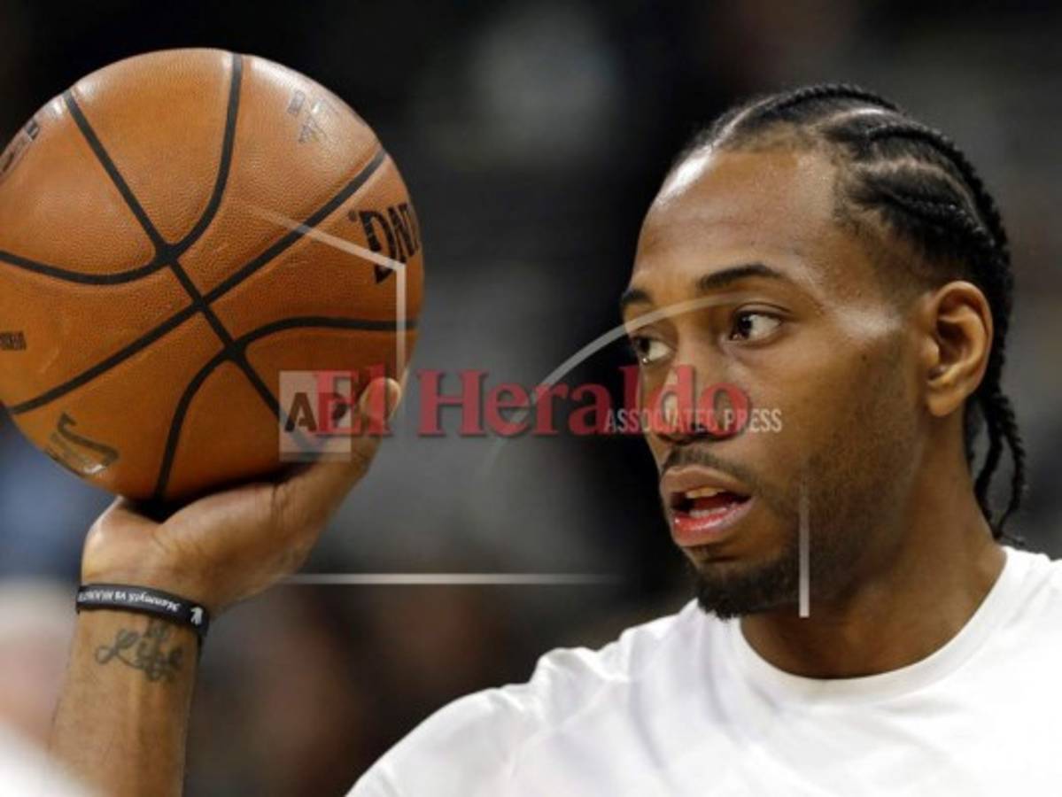Spurs mandan a Leonard a los Raptors un cambio de DeRozan
