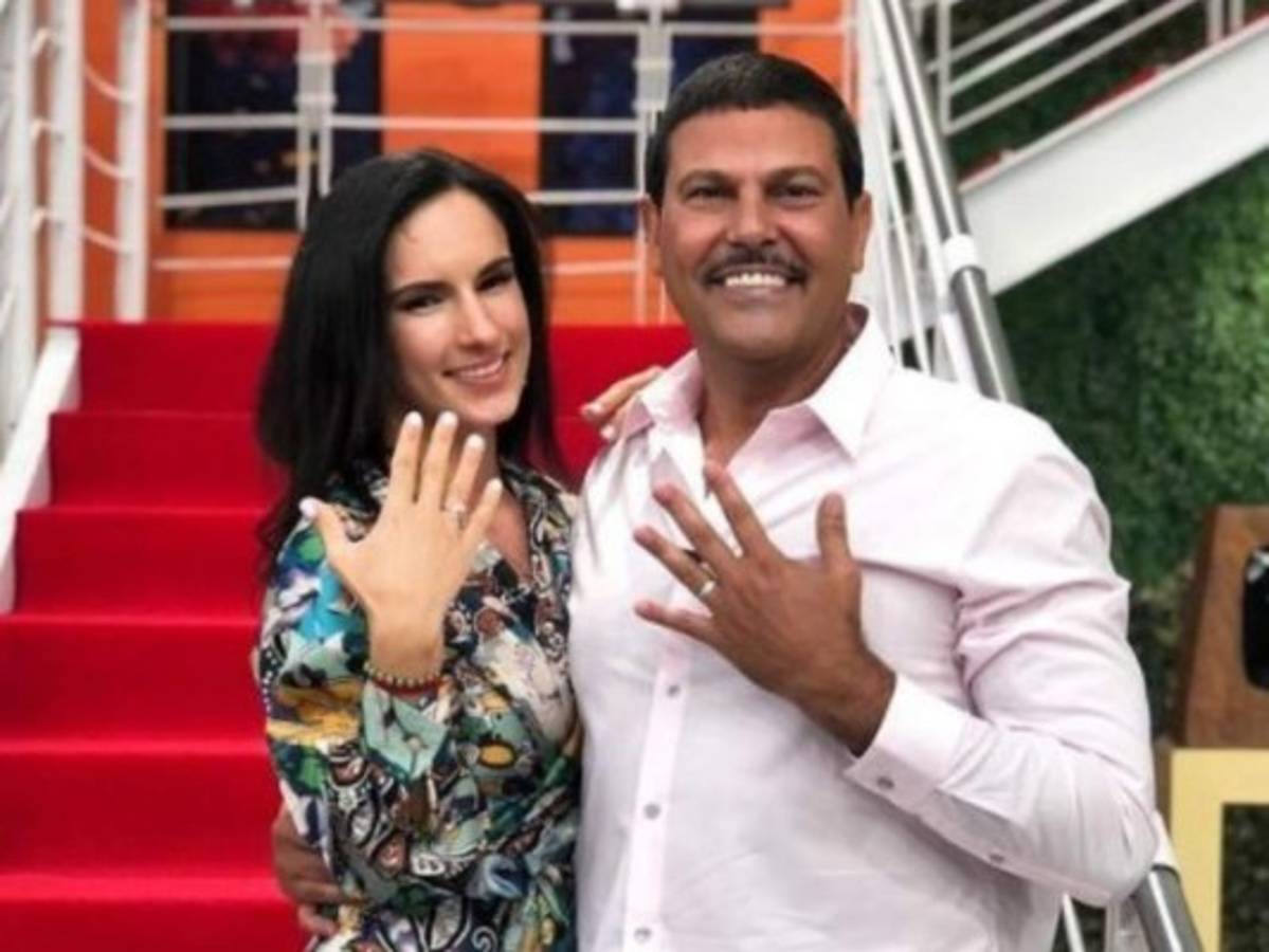 Novia le pide matrimonio al actor Francisco Gattorno en vivo