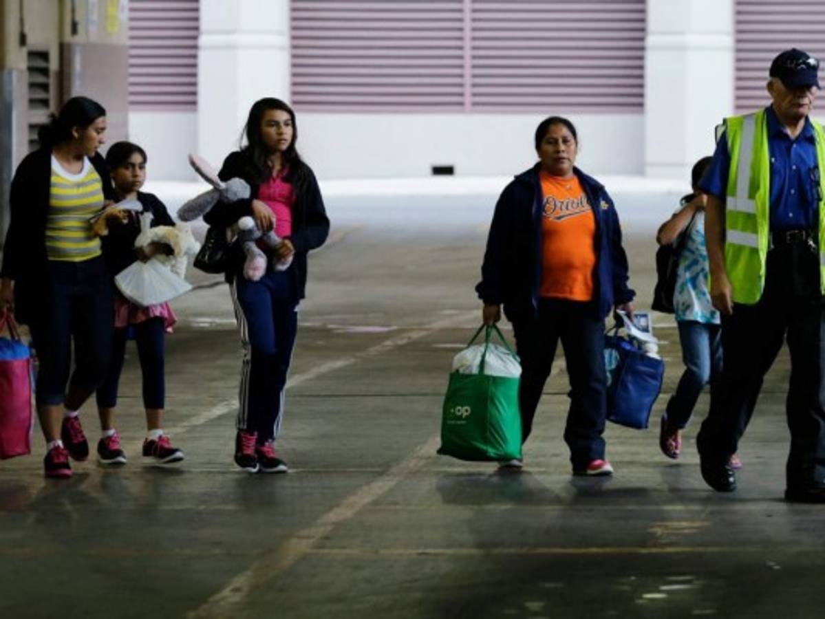 Más de 800 inmigrantes recibieron ciudadanía por error en Estados Unidos