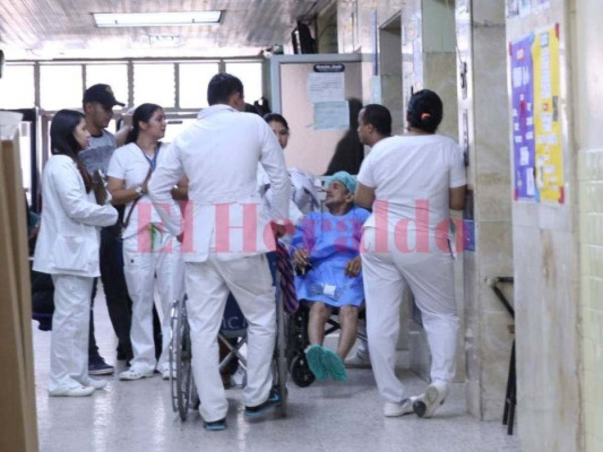 Médicos saldrán de los hospitales a buscar a pacientes con medicina