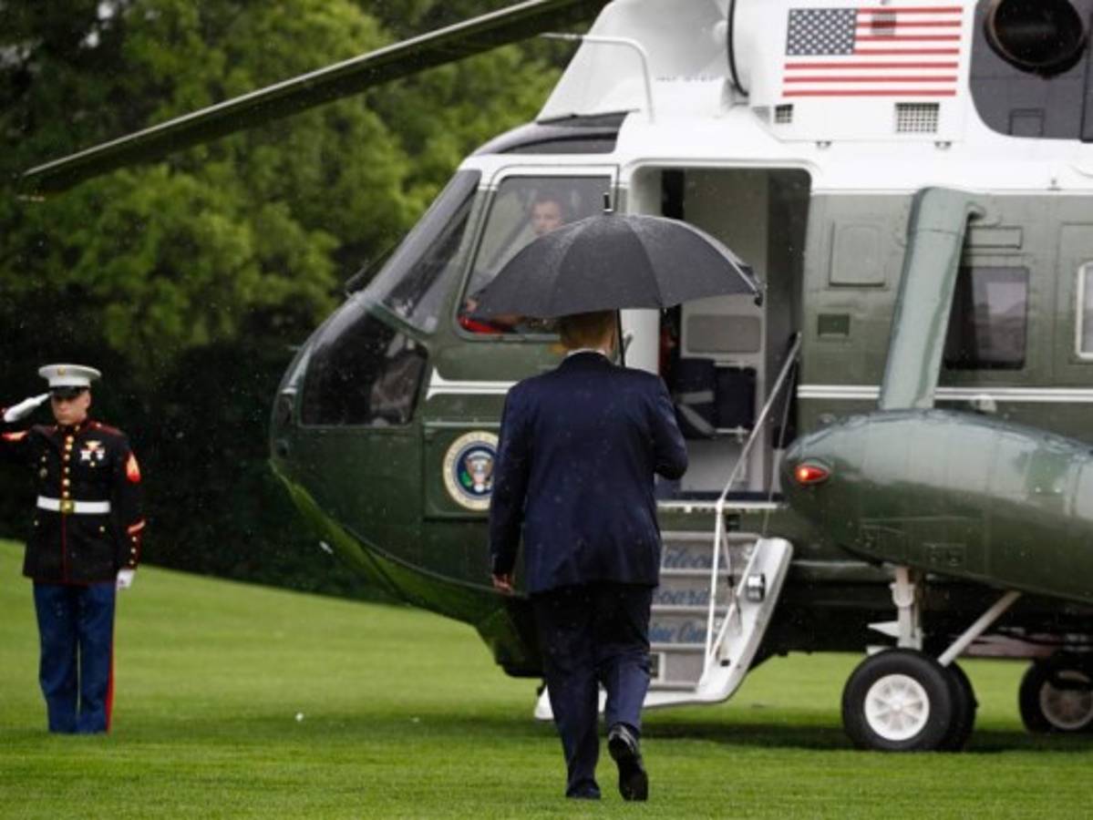 Seis colaboradores de la campaña de Trump dan positivo a covid-19  