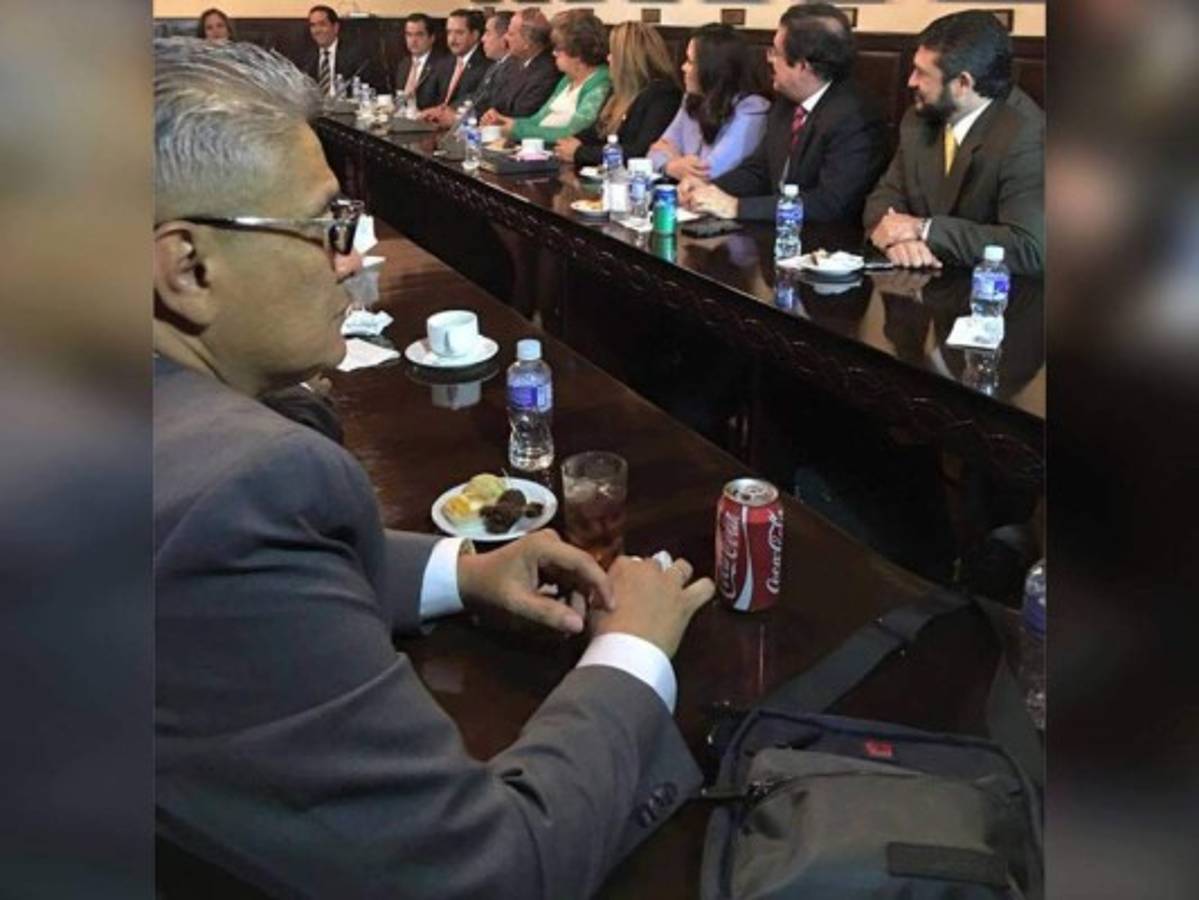 Esdras Amado denuncia agresión verbal de Mel Zelaya