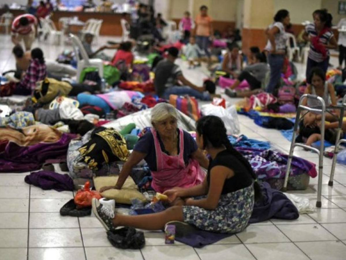 Miles de personas en Guatemala sobreviven en albergues a un mes de la erupción volcánica