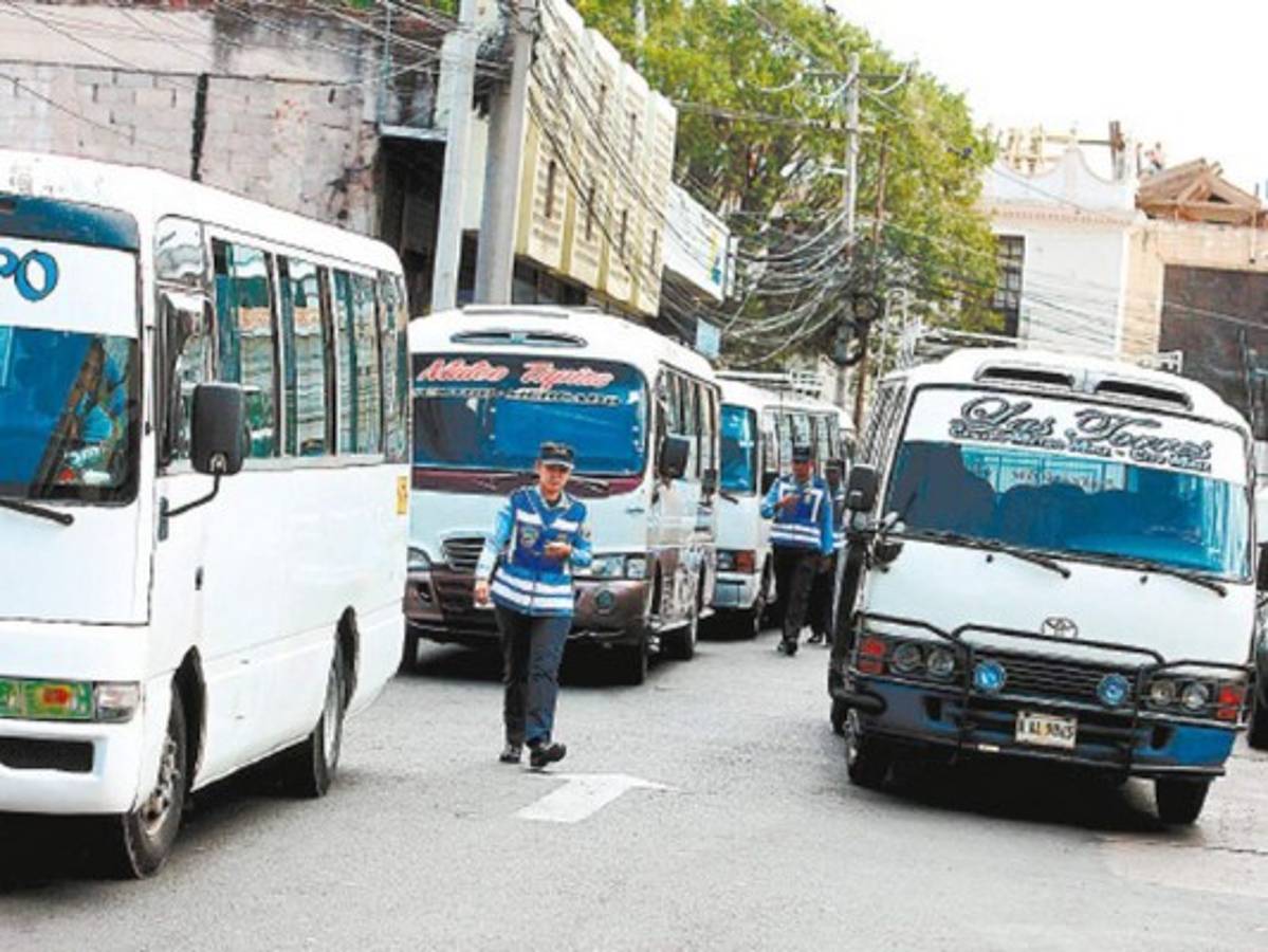 Gobierno analiza si demanda de subirle al pasaje del transporte público se justifica