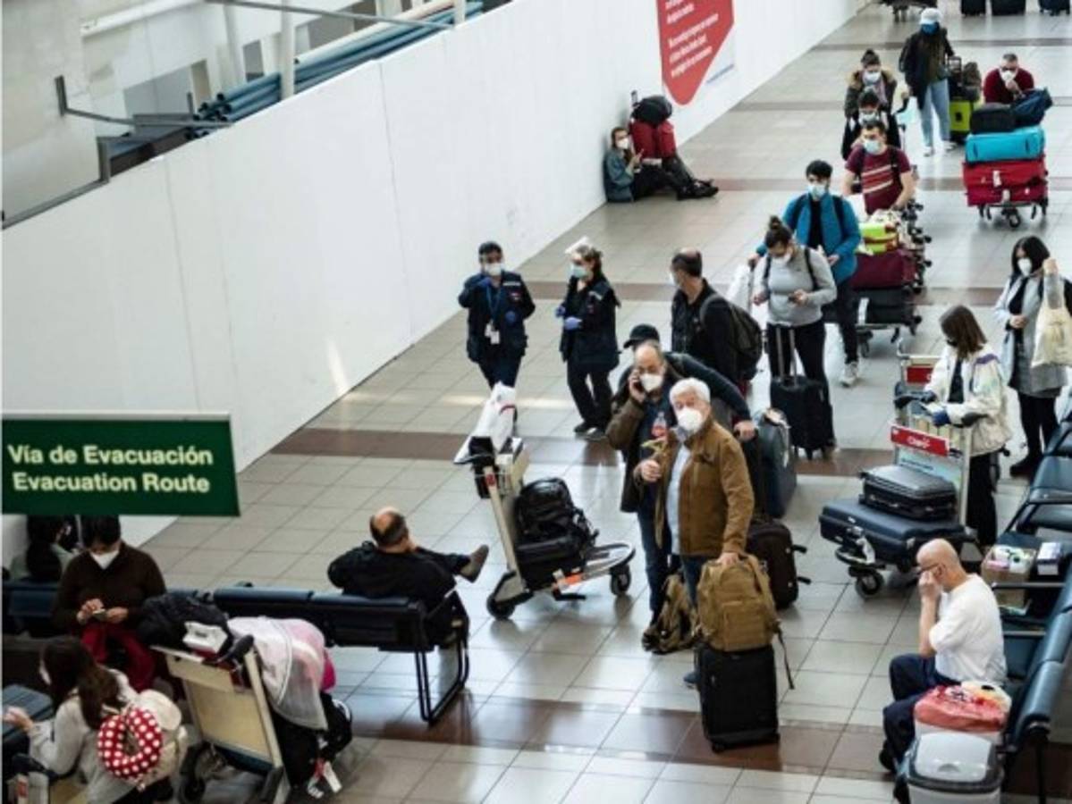 Chile cierra fronteras durante abril por aumento de casos de coronavirus