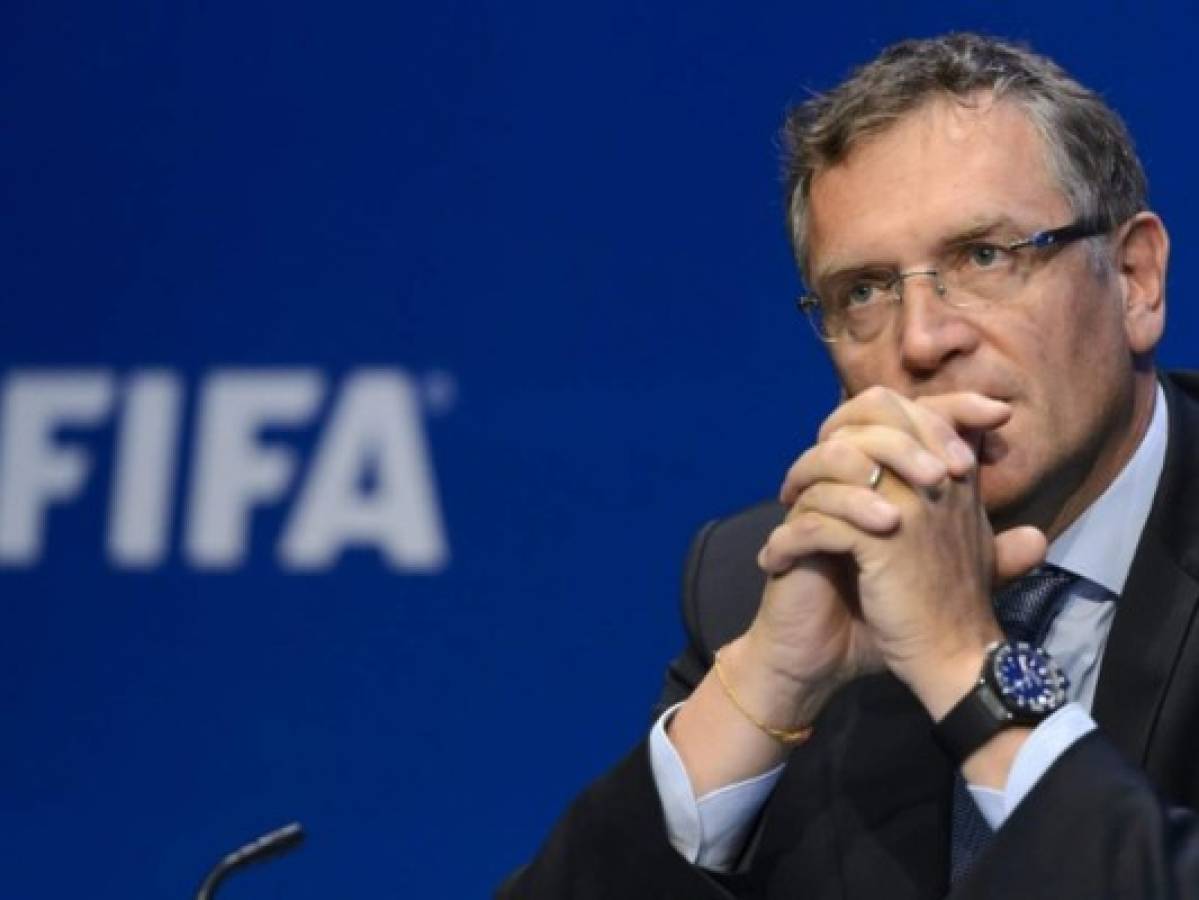 El funcionario de la FIFA Jerome Valcke apela suspensión, pero descarta volver al fútbol