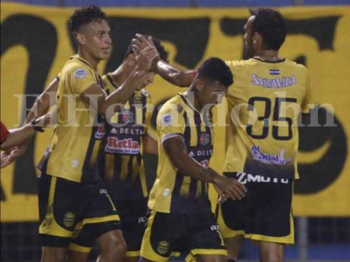 Real España sigue de líder al empatar 1-1 ante Marathón en el clásico sampedrano