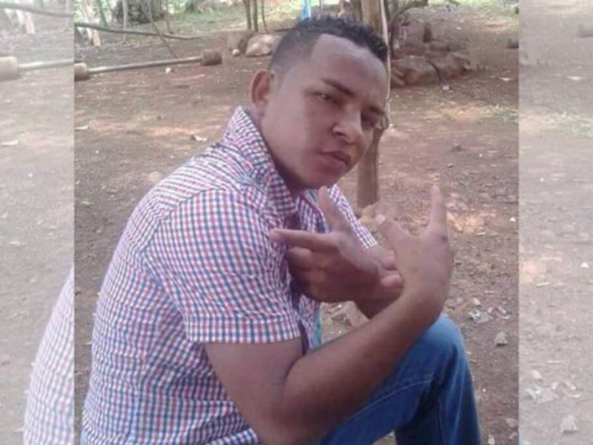 Buscan a joven que fue arrastrado por la corriente de una quebrada en Valle