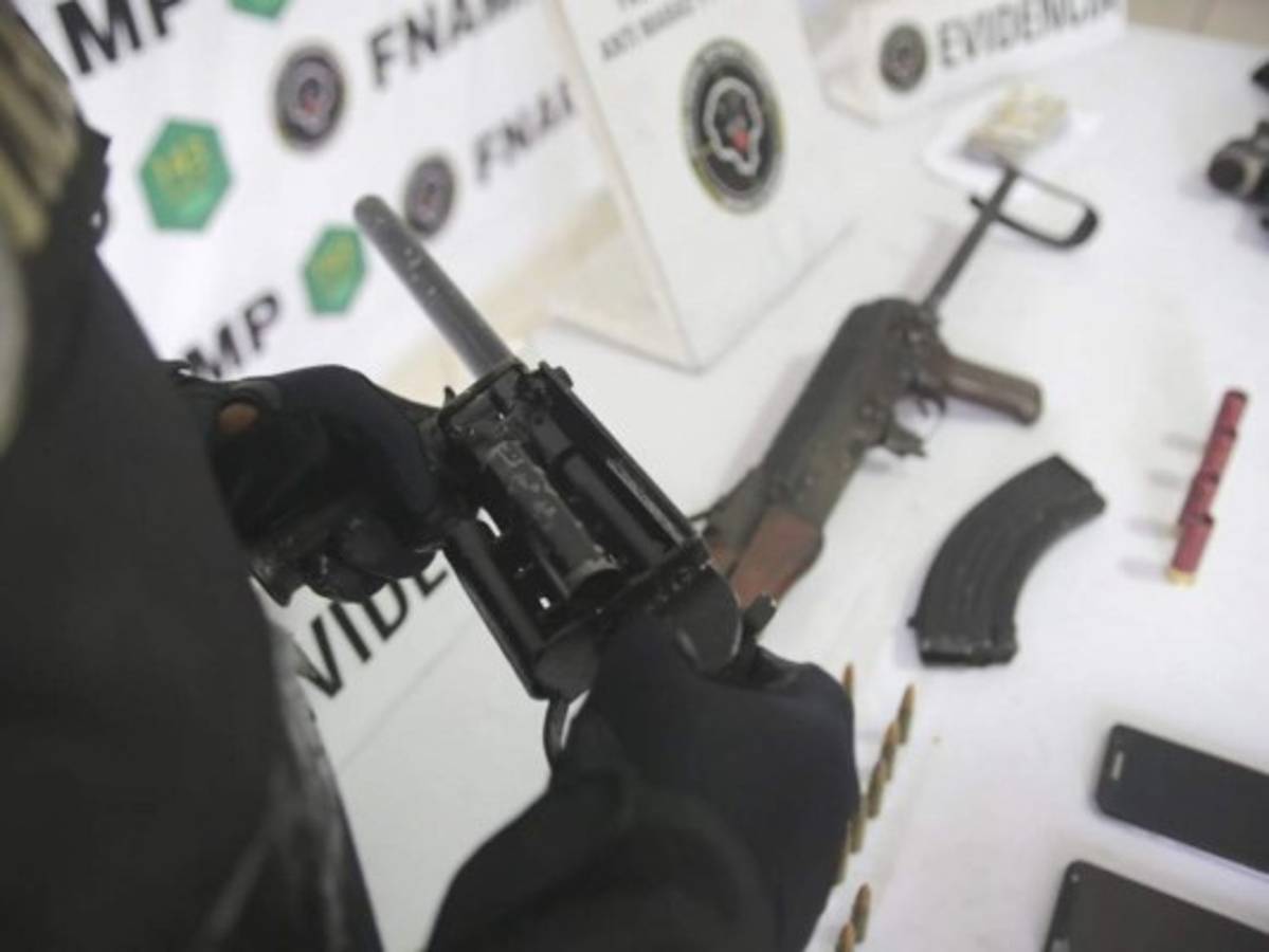 Detienen a tres peligrosos miembros de la MS-13 en la capital