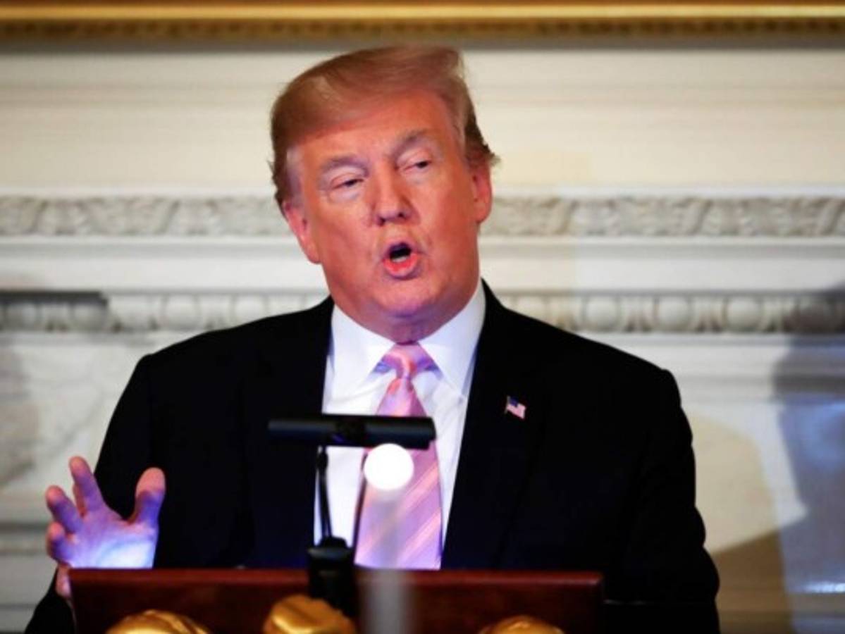 En el marco del Día Nacional de la Oración, Donald Trump pide el final de la violencia contra los fieles  