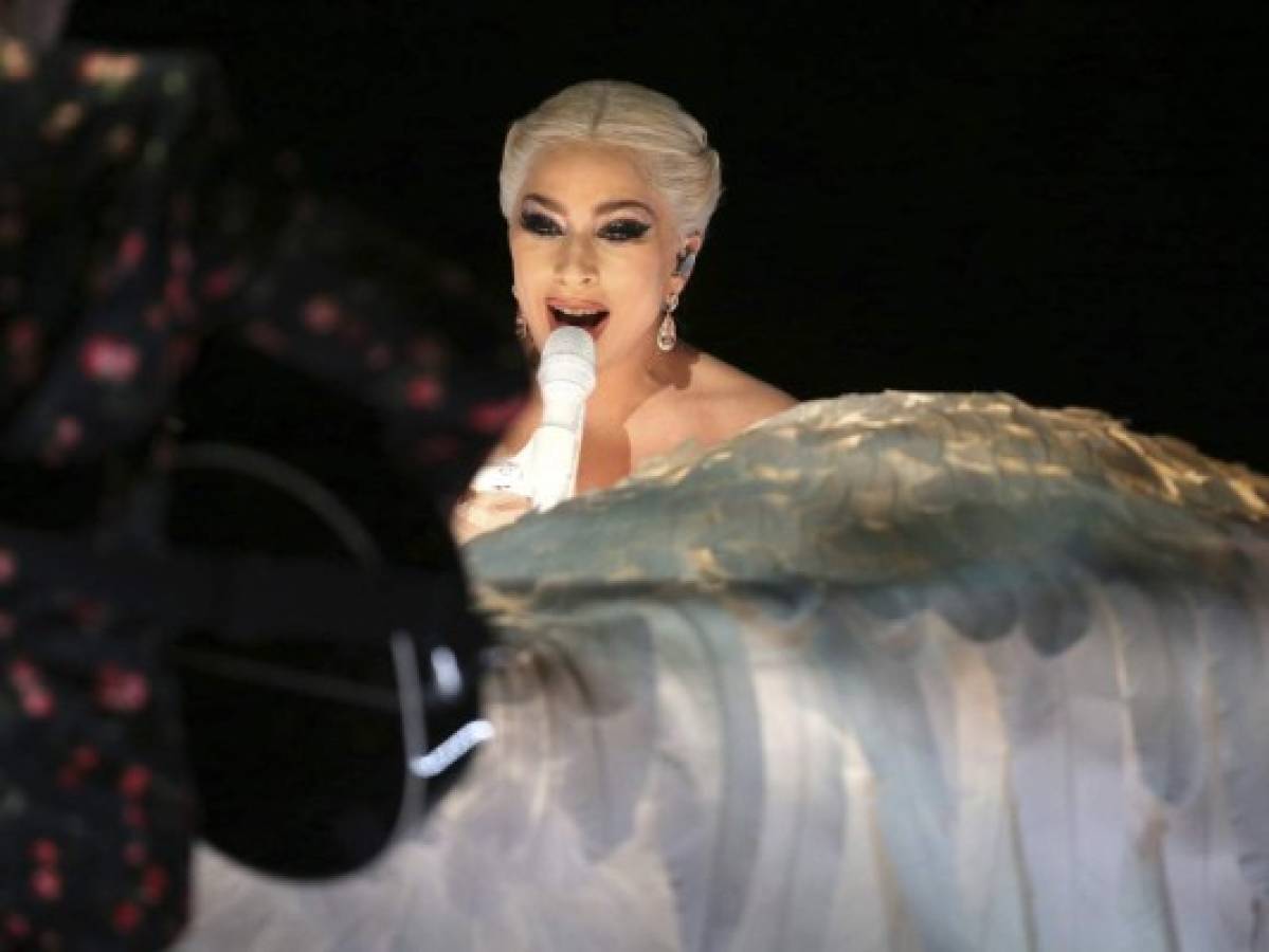 ady Gaga durante su presentación en el 60º Grammy Awards anual en Madison Square Garden. Foto AP