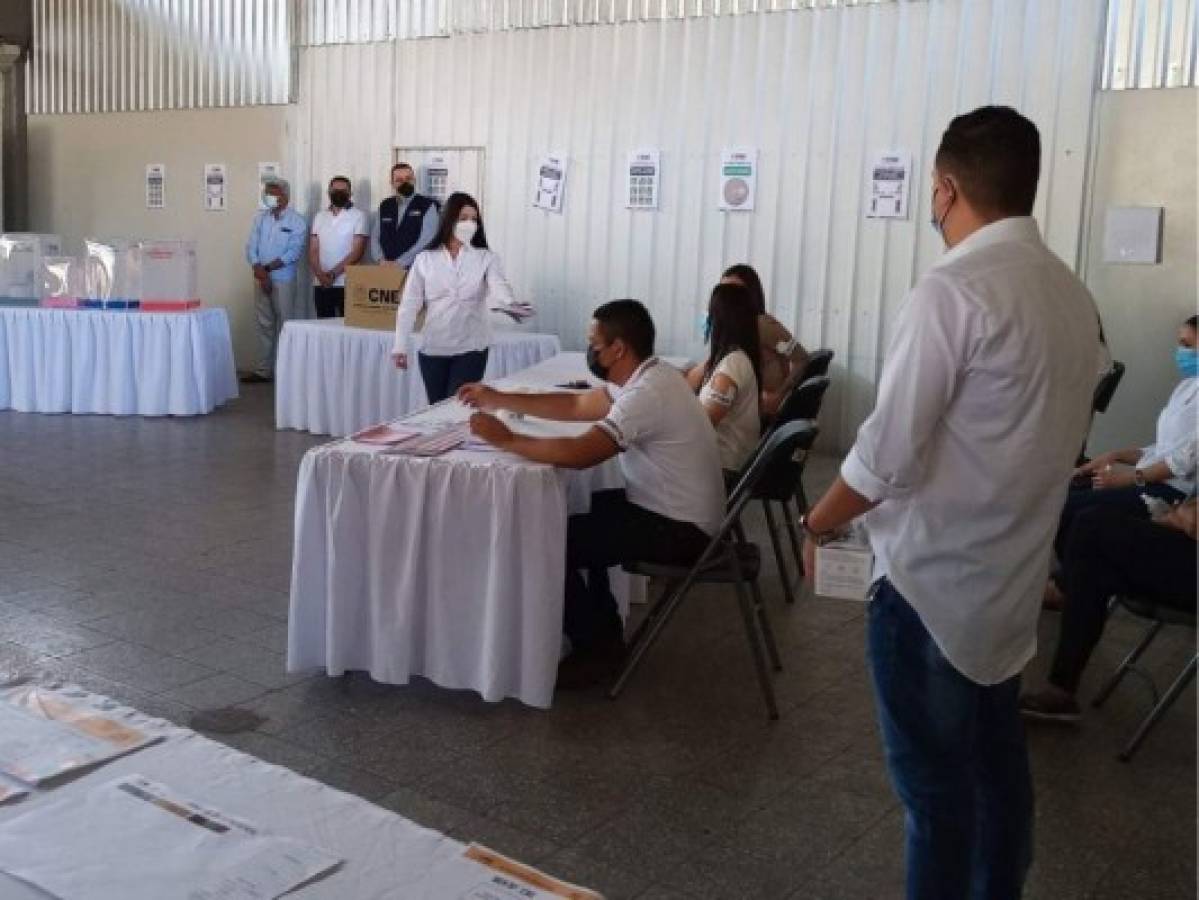 CNE realiza simulacro de votación en medio de crisis entre representantes