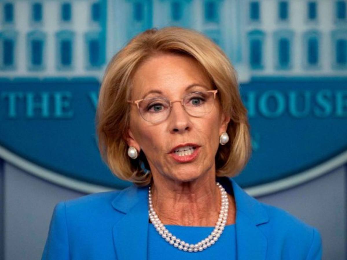 Gobierno de Trump incrementa presión por la reapertura de escuelas
