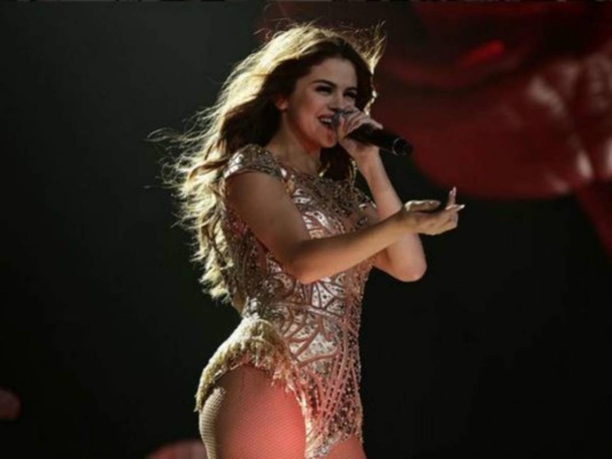 Selena Gómez se hace un radical cambio de imagen