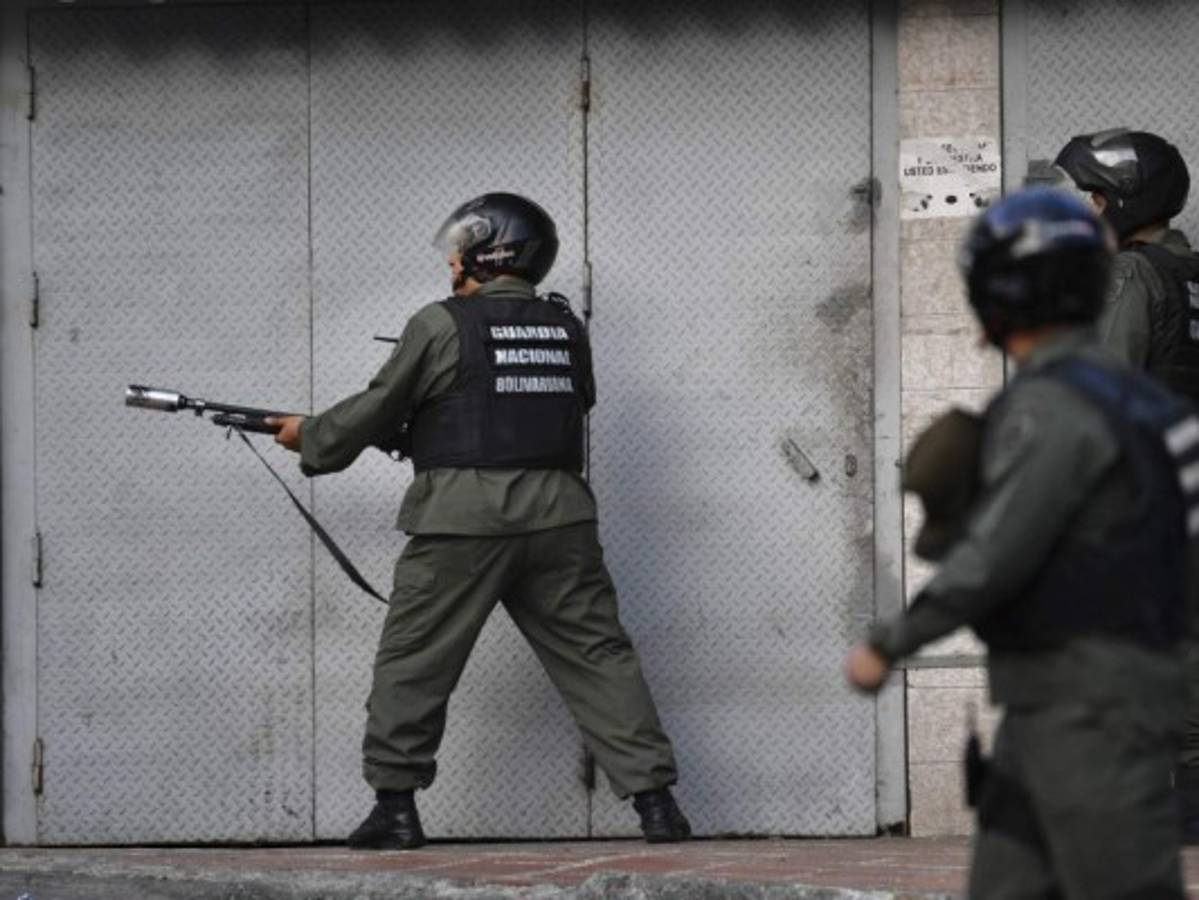 Detenidos militares rebeldes contra Maduro en Venezuela (Fuerza Armada)