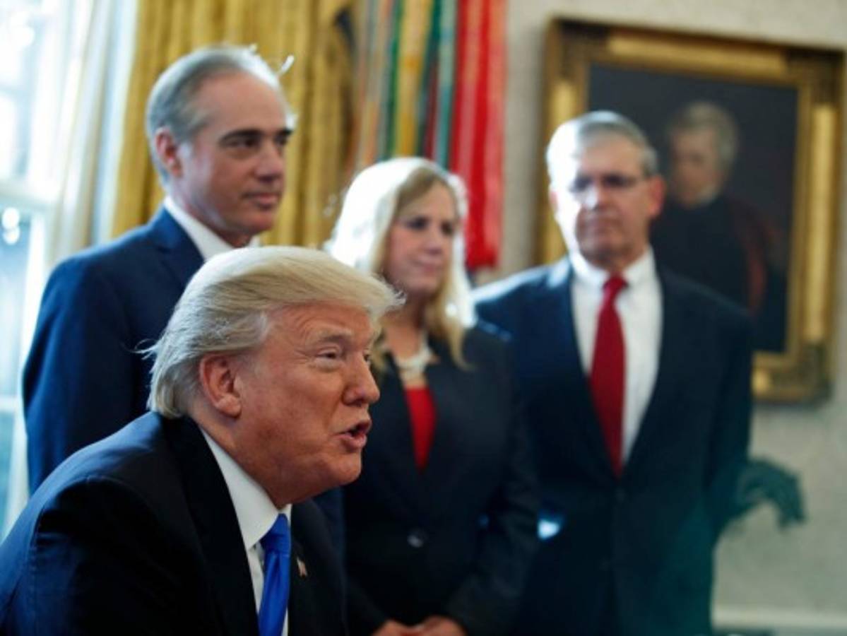 Donald Trump se reúne con congresistas estadounidenses para discutir sobre migración