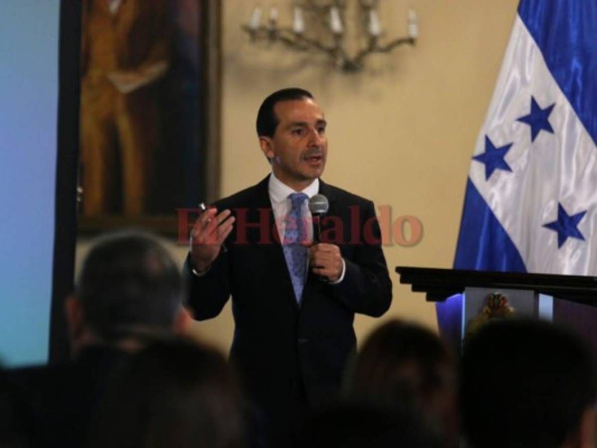 El 1.5% podría eliminarse a cambio de más empleos asegura ministro de Finanzas