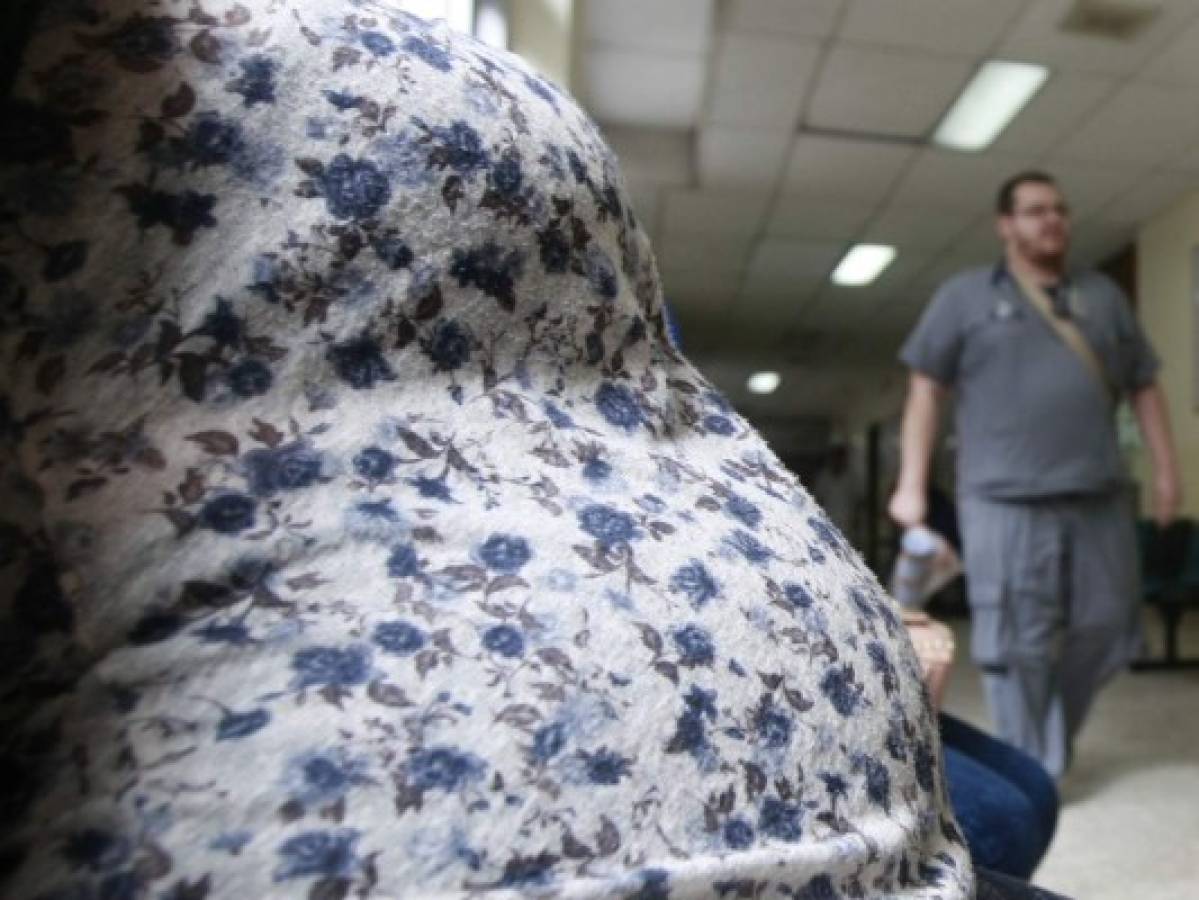 Embarazadas pueden transmitir el covid-19 a sus bebés, según estudio