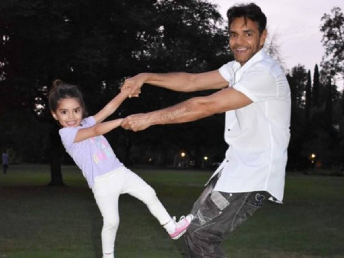 Aitana le canta 'Happy Birthday' a su hermana Aislinn Derbez y el video se vuelve viral