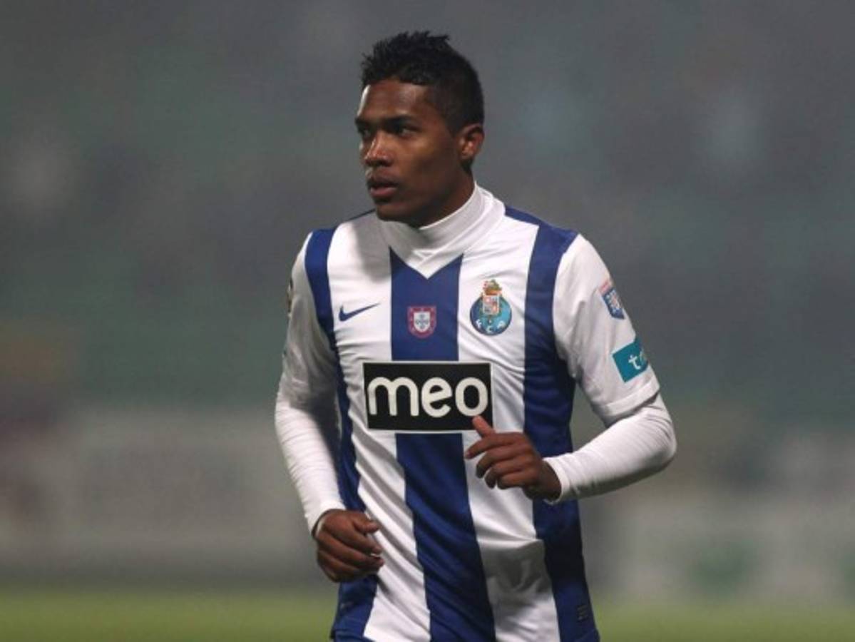 Juventus ficha al lateral izquierdo brasileño Alex Sandro del Porto