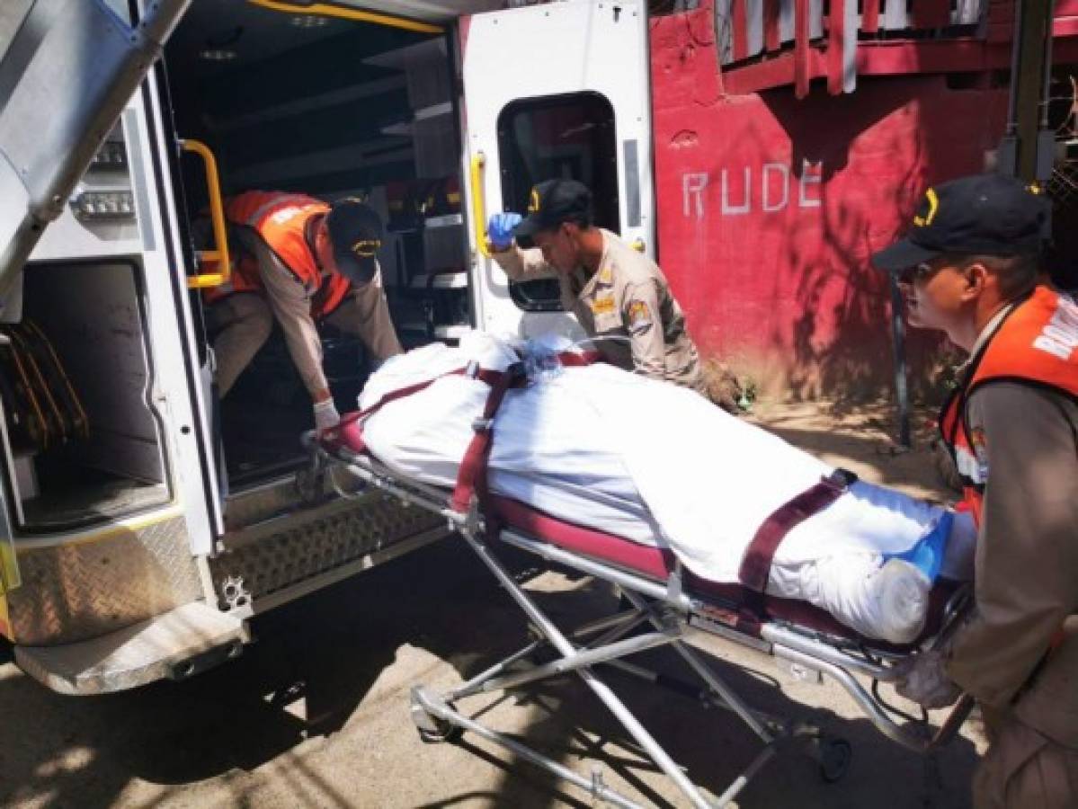 Muere uno de los tres hombres afectados por explosión en embarcación en Guanaja