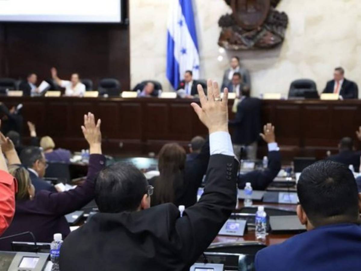 Comisión de estilo afina decreto para enviarlo a sanción