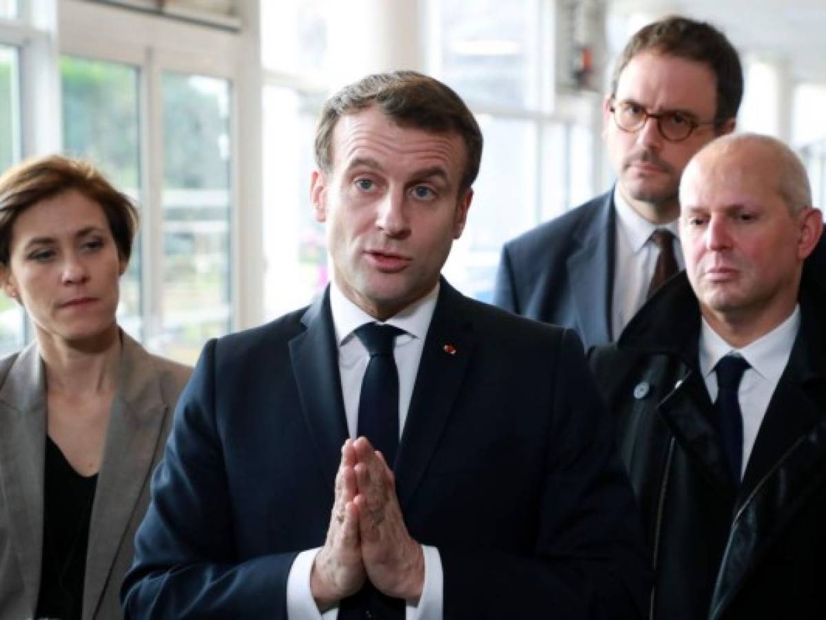 Macron pide que restrinjan visitas a adultos mayores por coronavirus