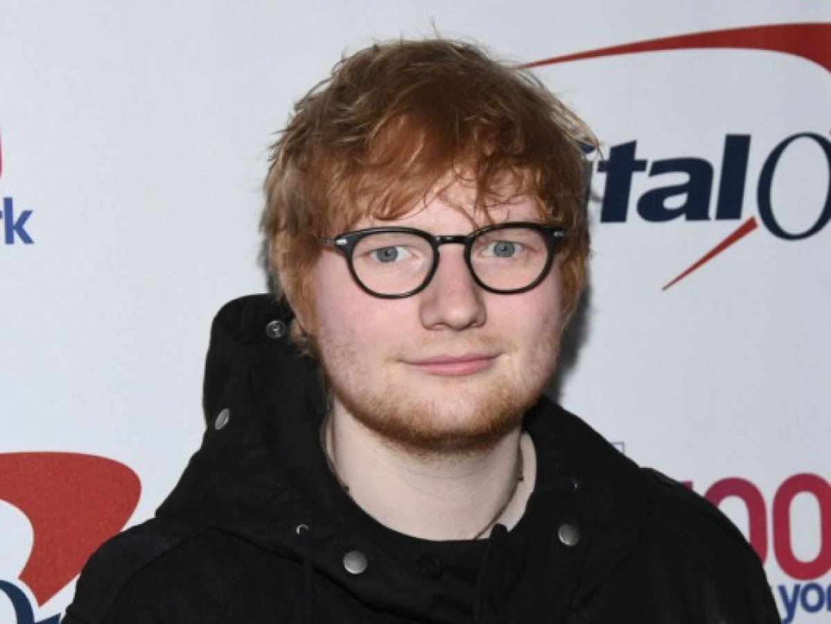 Ed Sheeran anuncia su compromiso con Cherry Seaborn en Instagram