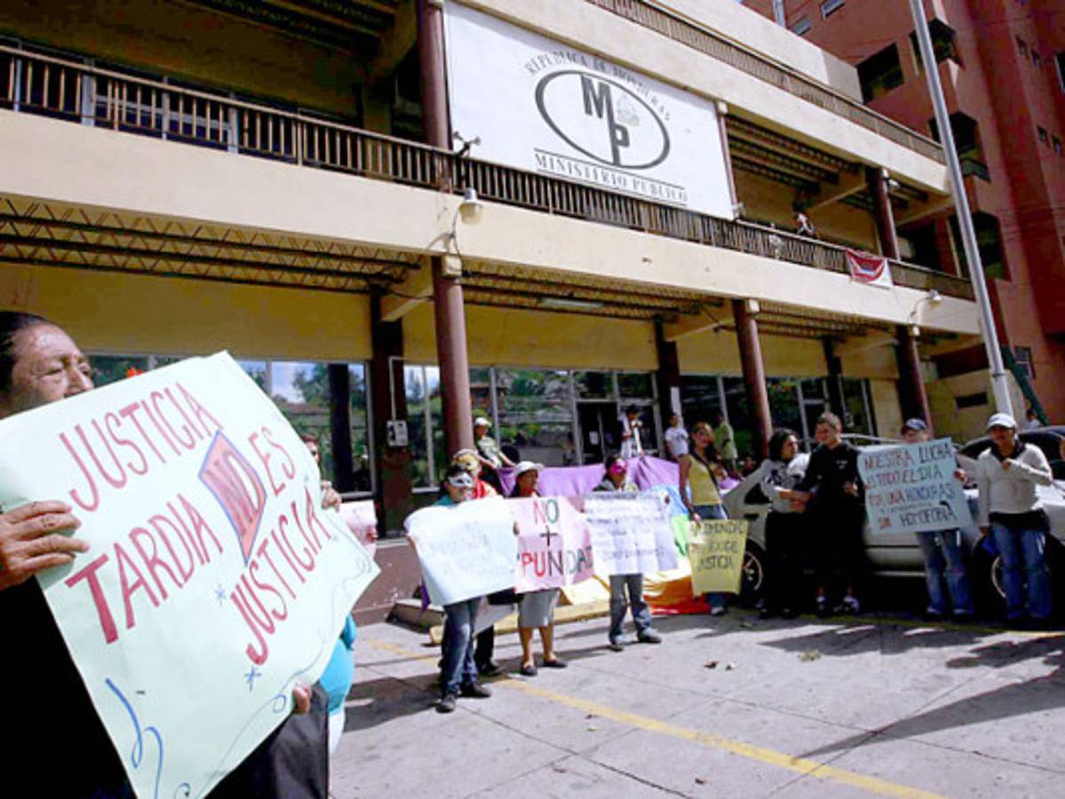 Comunidad LGTB exige un alto a los crímenes de odio