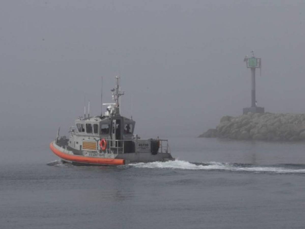 Más de 30 desaparecidos tras hundimiento de un barco en California