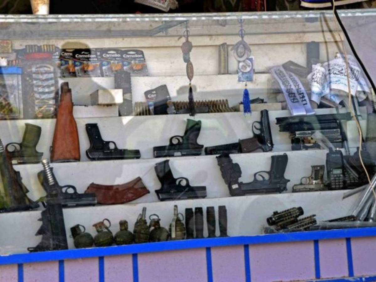 Las ventas de armas, en auge en Kandahar, cuna de los talibanes en Afganistán  