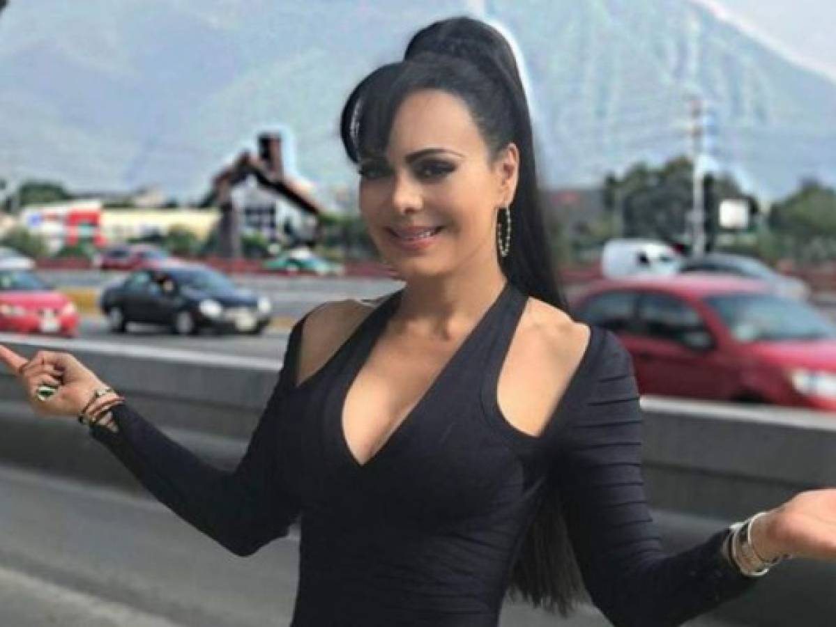 Maribel Guardia genera suspiros tras posar de forma sexy sin sostén